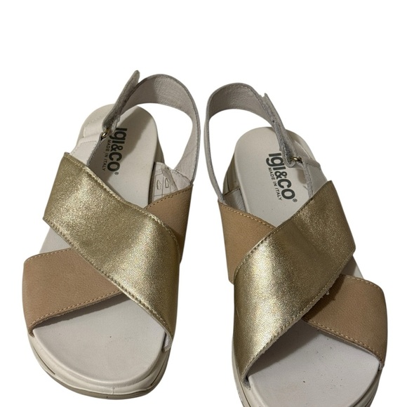 White Platform Shoes with Modern Chunky Sole - Picture 1 of 10